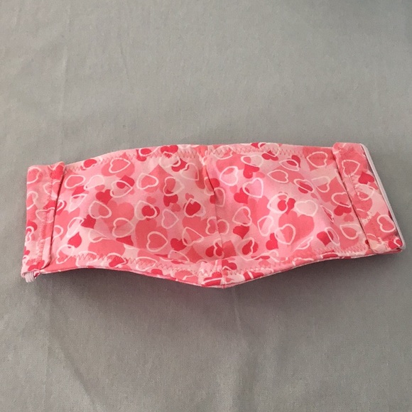 Face Mask 3 Layer Pink Hearts -adjustable ear loop - Picture 2 of 8